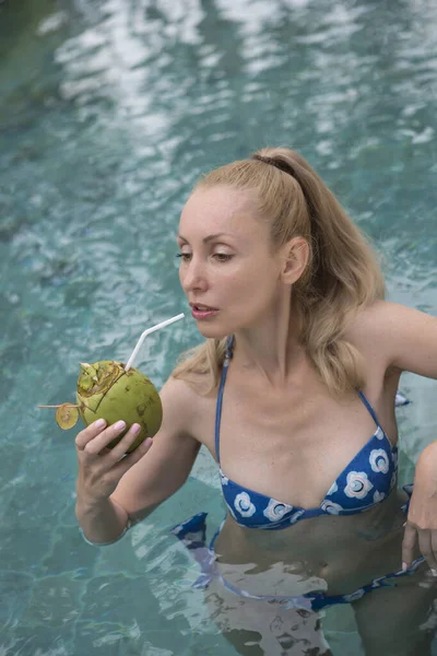 Young Attractive Woman Long Hair Swimwear Pool Cocktail Coconut — Stock Photo, Image