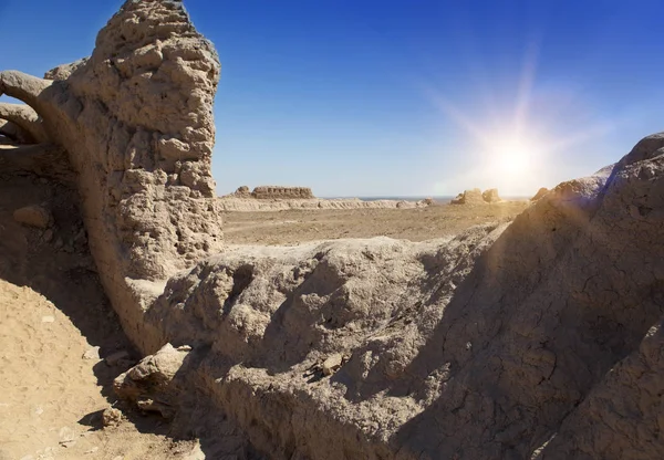 Vista Dos Destroços Muro Das Antigas Fortalezas Khorezm Deserto Usbequistão — Fotografia de Stock