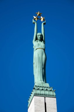 RIGA, LATVIA - 25 Mayıs 2016: Özgürlük Meydanı 'ndaki Anıt Özgürlük Anıtı
