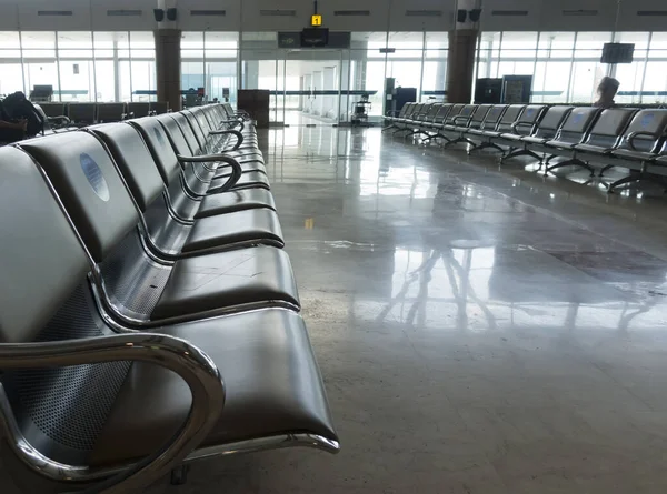 Assentos Vazios Sala Aeroporto Durante Coronavírus — Fotografia de Stock