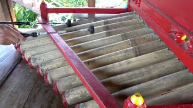 Rindik, Balili müzik enstrümanı, Bali müzik bambu enstrümanı Rindik Endonezya, Bali 'de.