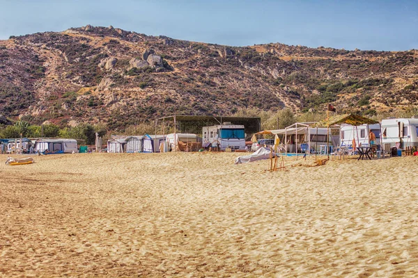 Campingwagen Sandstrand — Stockfoto