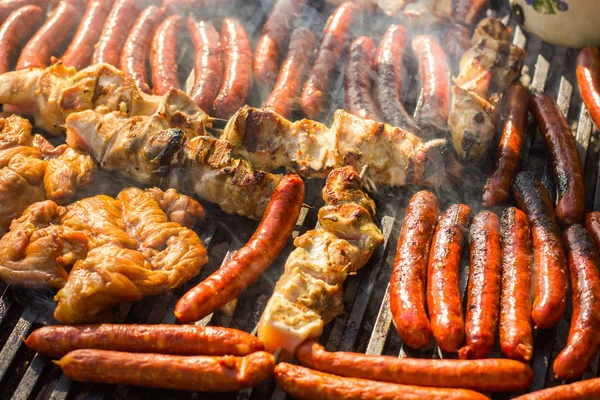 Barbacoa a la parrilla —  Fotos de Stock