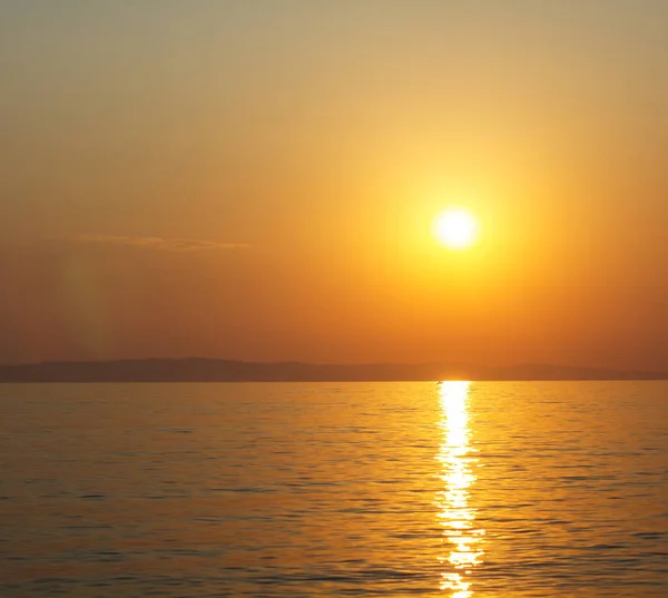 Západ slunce nad mořem letní — Stock fotografie