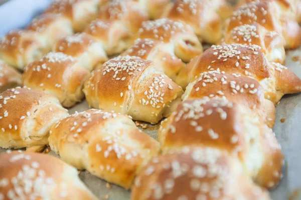 Croissants recién horneados —  Fotos de Stock