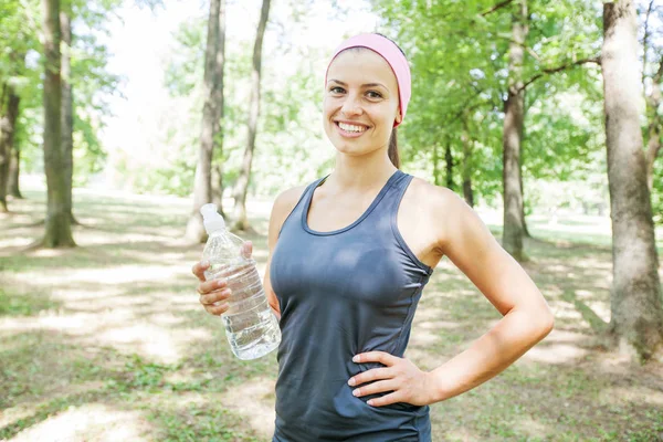 Fit sporty smiling woman — Stock Photo, Image