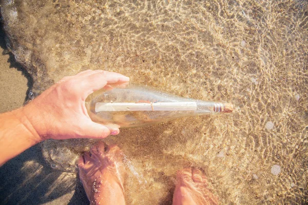 Mensagem em uma garrafa — Fotografia de Stock