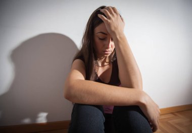 depresif genç kadın