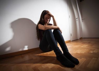 depresif genç kadın