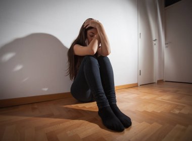 depresif genç kadın