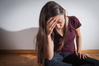 depresif genç kadın