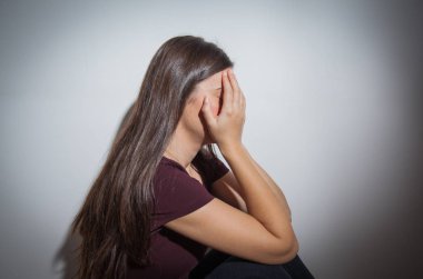 depresif genç kadın