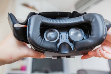 Sanal gerçeklik gözlükleri