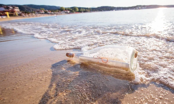 Bericht in een fles — Stockfoto