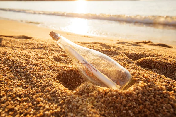 Mensaje en una botella — Foto de Stock