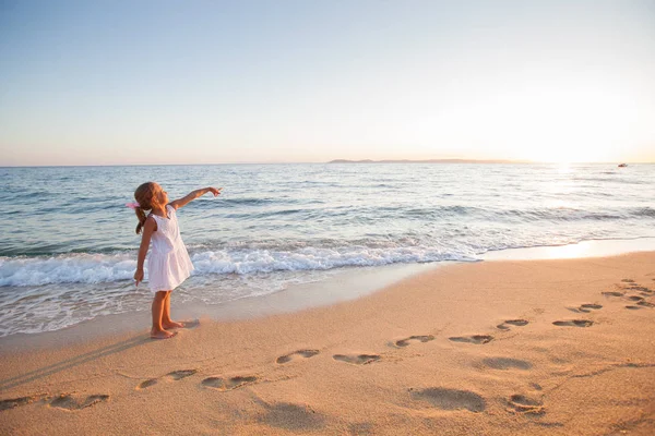 Zomer reizen strand kind — Stockfoto