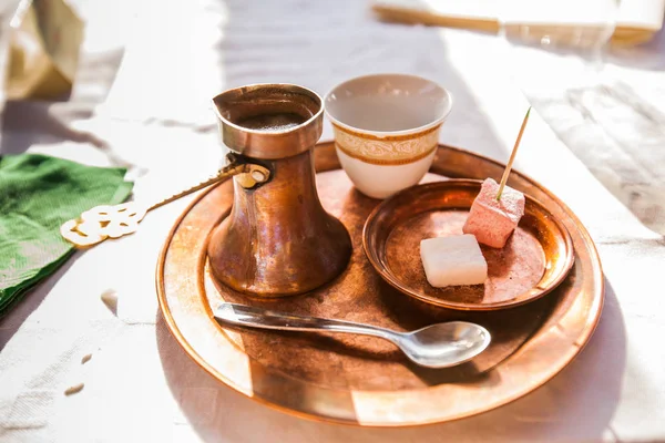 Tradizionale preparare il caffè — Foto Stock