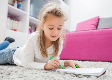 Yaratıcı okul öncesi çocuk çizim