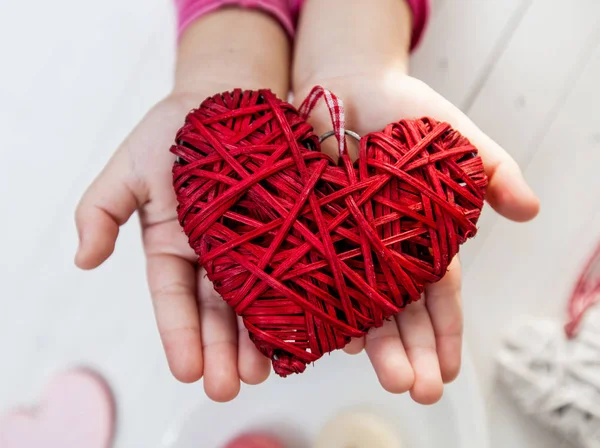 Corazón que da amor compartido — Foto de Stock