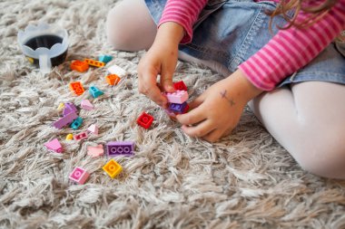 yaratıcı küçük kız