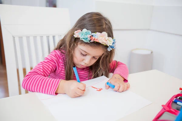 Creatieve Preschool kind tekening — Stockfoto