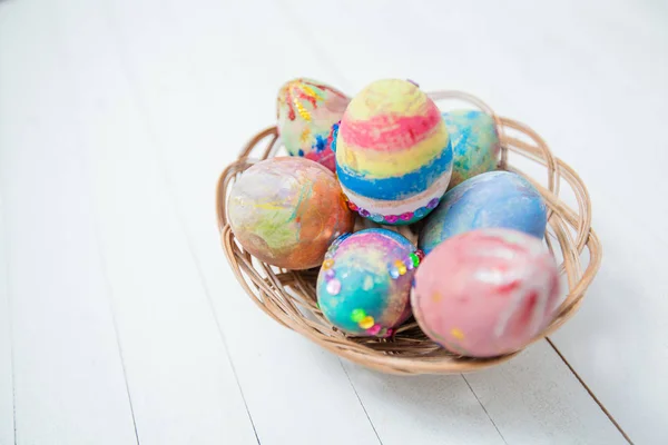 Coloridos huevos de Pascua — Foto de Stock