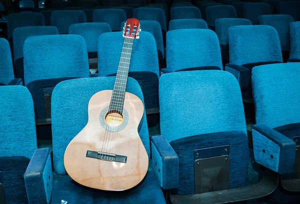 Класична Гітара Порожній Конференц Залі — стокове фото