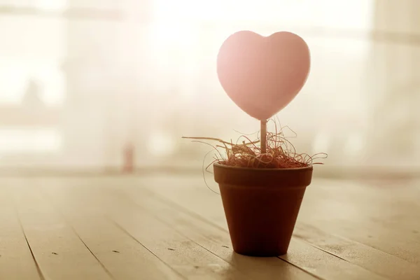 Forma Corazón Sobre Fondo Madera Con Espacio Para Mensaje —  Fotos de Stock