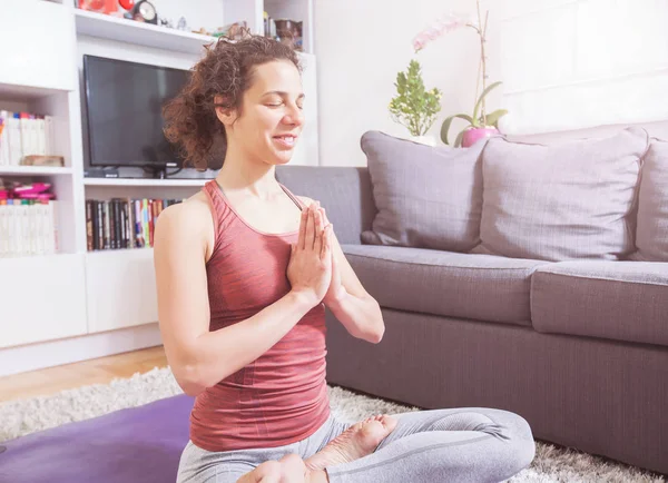 Nő a jóga és a meditáció — Stock Fotó