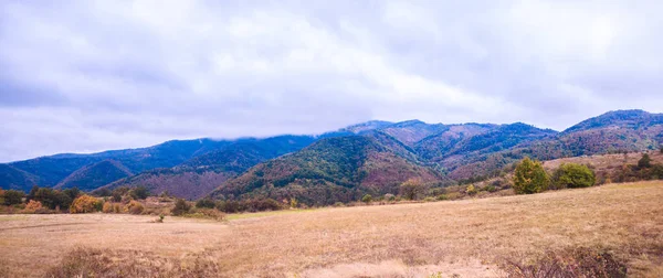 Belle automne nature paysage de montagne pittoresque Vue panoramique — Photo