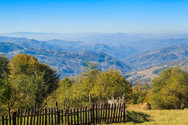 Schöne Landschaft Blick auf die Herbstlandschaft — Stockfoto