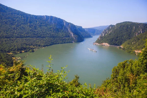 Donau rivierlandschap — Stockfoto