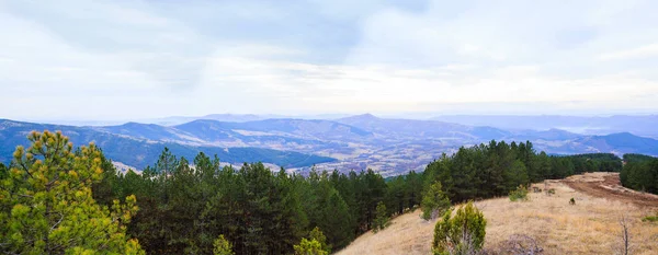Vista panorámica del paisaje natural de la montaña — Foto de Stock