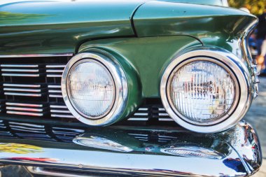 Eski klasik arabanın ön ışığı Oldtimer