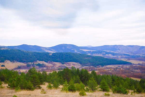 Panoramablick auf die Berglandschaft — Stockfoto