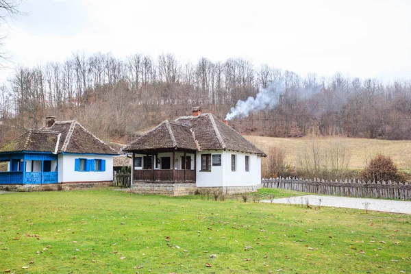 Geleneksel kırsal ev Sırbistan — Stok fotoğraf