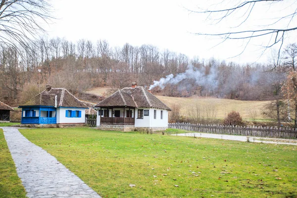 Geleneksel kırsal ev Sırbistan — Stok fotoğraf