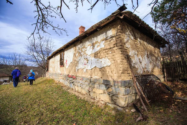 Stile di vita sano Persone Escursioni nella natura — Foto Stock