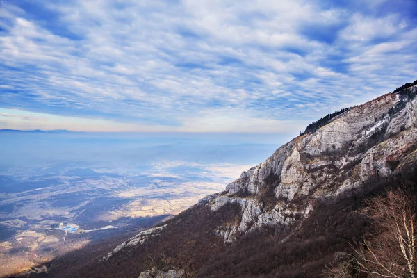 Panoramisch uitzicht op de natuur berg winter landschap — Stockfoto