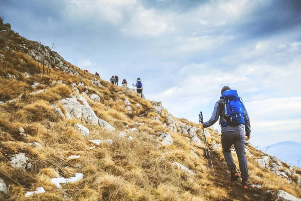 Trekking Group Mensen Outdoor Natuur Gezond Activiteit Bergwandelen — Stockfoto