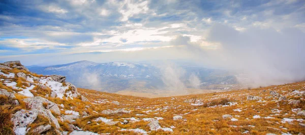 Panoramablick auf die Natur Berg Winterlandschaft — Stockfoto
