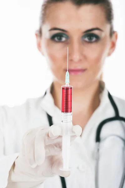 Seringa Com Sangue Para Testes Doutor Vestindo Uma Máscara Protetora — Fotografia de Stock