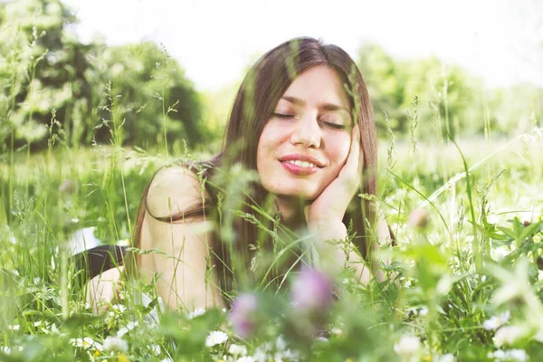 Portret Happy Woman Zdrowy Styl Życia Relaks Świeżym Powietrzu — Zdjęcie stockowe