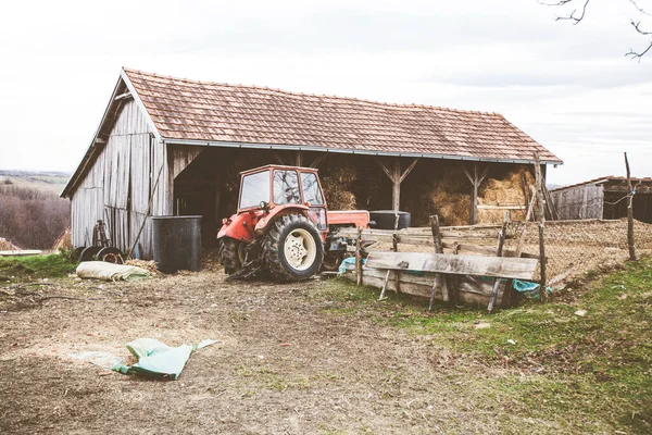 Venkovský Dům Zemědělská Půda Krajina Vesnice Srbsku Podzimní Zataženo — Stock fotografie