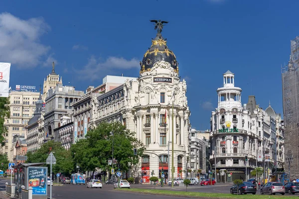 MADRID; ESPAÑA 3 DE JUNIO: Edificio Metropolis de estilo neoclásico —  Fotos de Stock