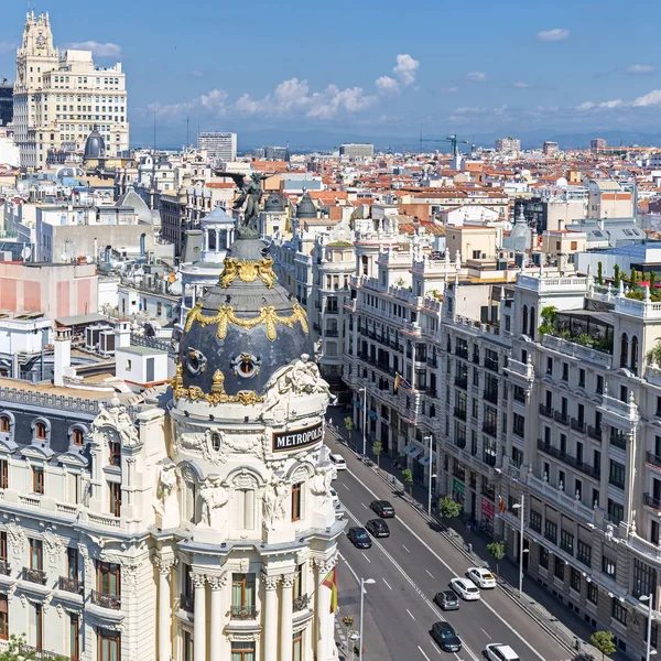 MADRID; SPAGNA 3 GIUGNO: Costruzione metropoli in stile neoclassico — Foto Stock