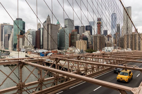 Θέα από την γέφυρα του Μπρούκλιν στο κάτω Μανχάταν, Νέα Υόρκη, ΗΠΑ — Φωτογραφία Αρχείου