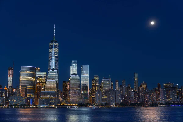 Lower Manhattan Skyline at blue hour, Nueva York, Estados Unidos — Foto de Stock