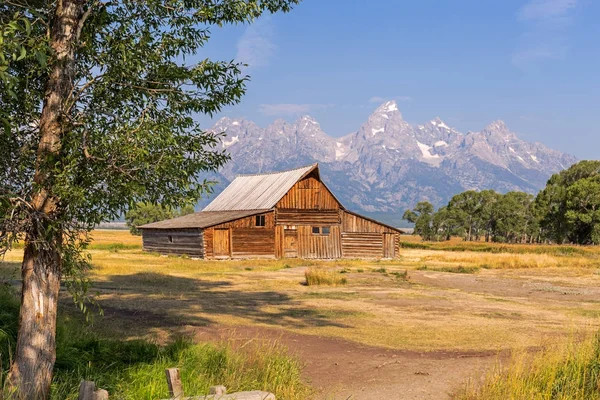 Fienile Mormon Row nel Grand Teton National Park, WY, USA — Foto Stock