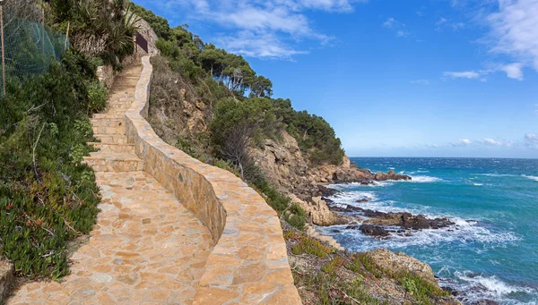 Cami de Ronda, um caminho costeiro ao longo da Costa Brava, Catalunha — Fotografia de Stock